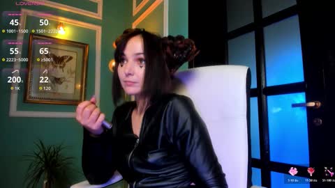 Moona  online show from October 30, 2025, 1:56 pm