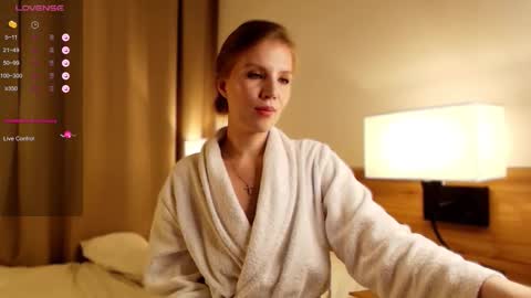 VICTORIA online show from November 1, 2025, 1:18 am