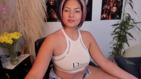 1wayra online show from November 12, 2025, 2:50 pm