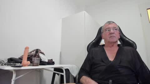 Snapshot of 200gentleman chatting on December 7, 2024, 4:03 pm Henk online show from December 7, 2024, 4:03 pm