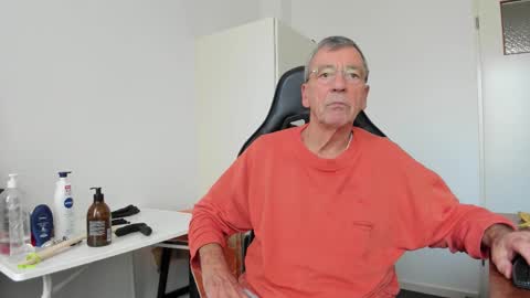 Henk online show from December 4, 2025, 12:58 pm