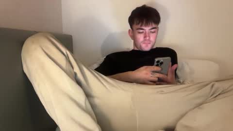 21boybifun online show from April 16, 2026, 8:53 pm