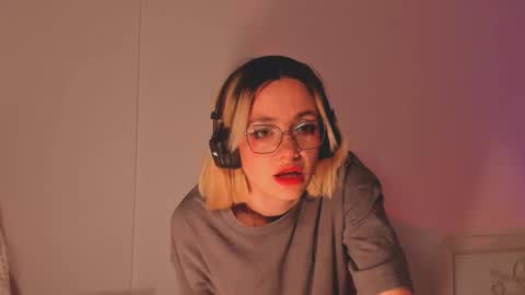 Snapshot of 2b_ chatting on February 24, 2025, 4:05 am Sasha weekend from 14 to 27 November online show from February 24, 2025, 4:05 am