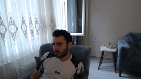 Snapshot of 2handsomeman chatting on May 24, 2026, 4:28 am Berk online show from May 24, 2026, 4:28 am