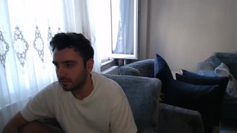Snapshot of 2handsomeman chatting on May 25, 2026, 3:07 pm Berk online show from May 25, 2026, 3:07 pm