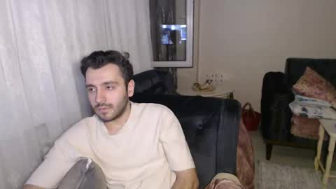 Snapshot of 2handsomeman chatting on May 31, 2026, 6:09 pm Berk online show from May 31, 2026, 6:09 pm