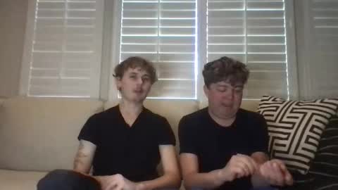 Snapshot of 2hungboys chatting on April 13, 2026, 9:09 pm Roommates online show from April 13, 2026, 9:09 pm