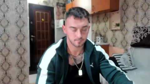 2sexymuscles online show from September 30, 2025, 7:52 pm