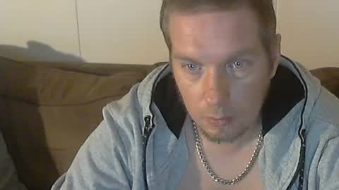 Snapshot of 2small4you83 chatting on December 8, 2024, 9:24 am 2small4you83 online show from December 8, 2024, 9:24 am