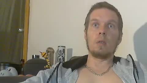 Snapshot of 2small4you83 chatting on December 18, 2024, 2:28 pm 2small4you83 online show from December 18, 2024, 2:28 pm