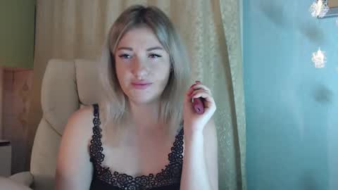 3sweetcandy3 online show from November 19, 2025, 11:38 pm