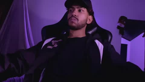 E V I L online show from November 23, 2025, 10:09 pm