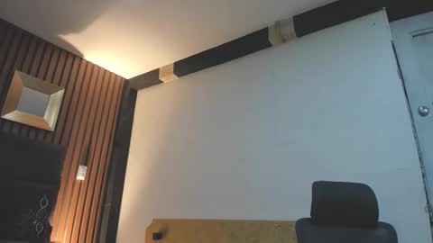 3X NAXAA online show from November 2, 2025, 1:13 pm