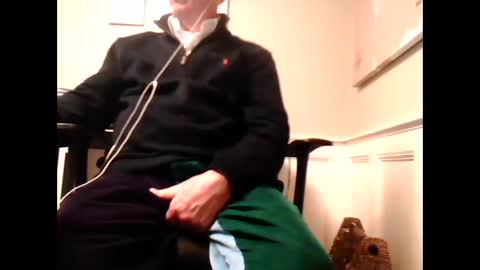 4uguys online show from January 1, 2025, 5:33 am