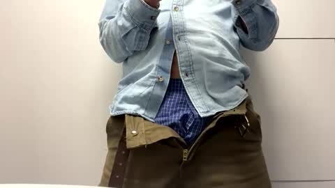 555tony555 online show from March 10, 2026, 1:43 am