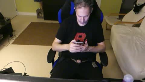 Larese Carlo online show from November 14, 2025, 8:07 pm