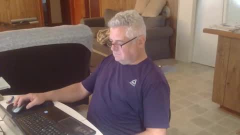 Snapshot of 55mnc chatting on October 27, 2025, 2:43 pm Joe online show from October 27, 2025, 2:43 pm