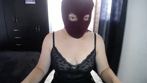 Snapshot of 666maskgirl chatting on December 19, 2024, 4:57 pm SHANNON online show from December 19, 2024, 4:57 pm