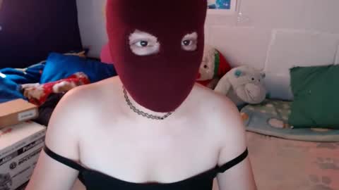 Snapshot of 666maskgirl chatting on December 24, 2024, 5:23 pm SHANNON online show from December 24, 2024, 5:23 pm