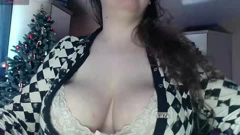 6_dream_9 online show from May 25, 2026, 12:33 pm