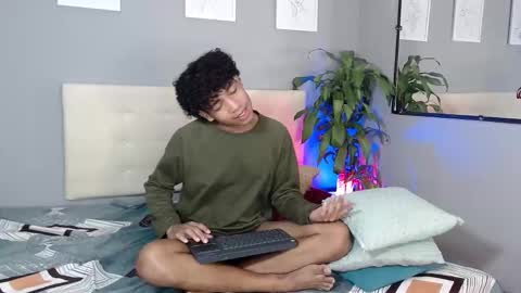 777_jmz online show from February 18, 2025, 10:58 pm