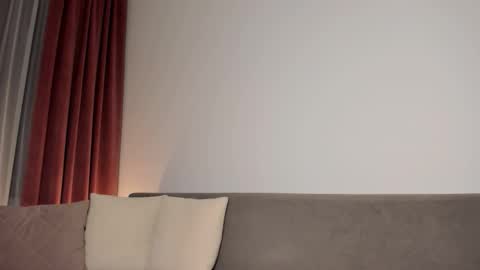 Anna online show from November 10, 2025, 7:35 pm