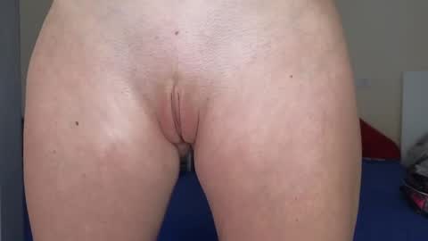 Mila online show from March 9, 2025, 4:11 pm