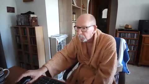  Papi  online show from November 25, 2025, 9:31 am