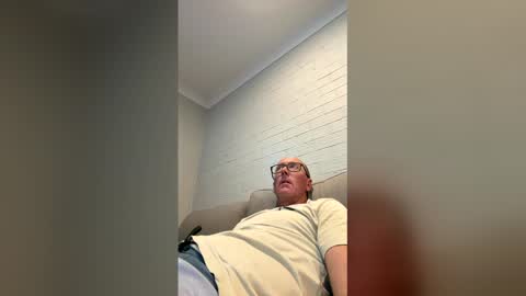 82avareageguy online show from May 20, 2026, 9:59 am