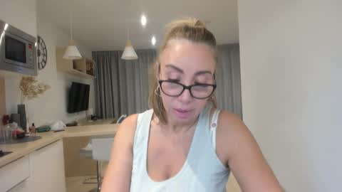 8ciara online show from November 21, 2025, 10:25 am