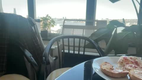 Snapshot of 8thsnd chatting on October 9, 2025, 2:48 pm huh online show from October 9, 2025, 2:48 pm