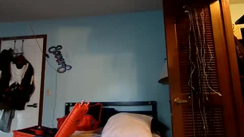 Snapshot of 9_25 chatting on February 15, 2025, 9:37 pm 8over6 online show from February 15, 2025, 9:37 pm