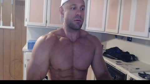 Snapshot of 9fat_inches chatting on June 6, 2026, 5:28 pm 9 fat inches online show from June 6, 2026, 5:28 pm
