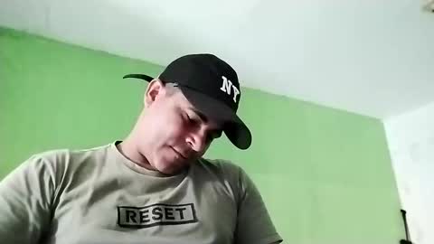 9vinhocamshow online show from March 5, 2025, 5:18 pm