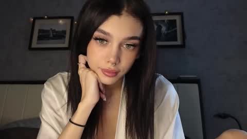 KARINA online show from November 19, 2025, 12:05 pm