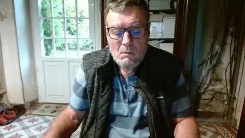 Snapshot of _123_voyeur_ chatting on September 24, 2025, 9:23 am _123_voyeur_ online show from September 24, 2025, 9:23 am