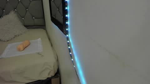 Snapshot of _1dereck chatting on February 24, 2026, 9:40 am DERECK online show from February 24, 2026, 9:40 am