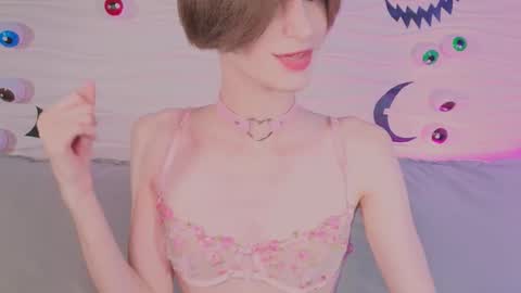 Snapshot of _adrian_the_one chatting on October 31, 2025, 5:19 am adrian online show from October 31, 2025, 5:19 am