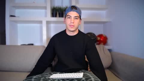 _aesthetic online show from November 12, 2025, 7:24 pm