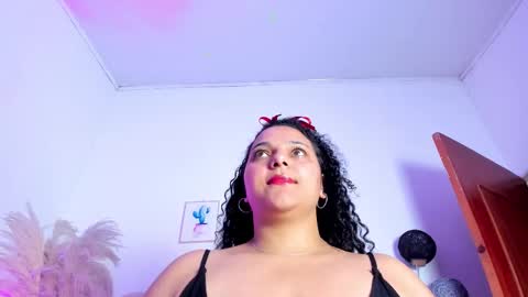 Snapshot of _aithanaa_ chatting on October 12, 2025, 7:35 pm _aithanaa_ online show from October 12, 2025, 7:35 pm