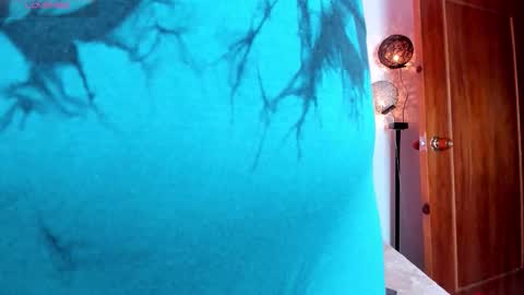 _aithanaa_ online show from November 15, 2025, 7:43 pm