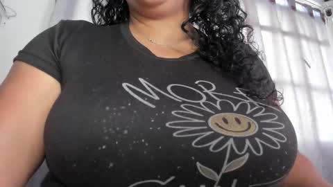 Snapshot of _aithanaa_ chatting on May 17, 2026, 5:20 pm _aithanaa_ online show from May 17, 2026, 5:20 pm