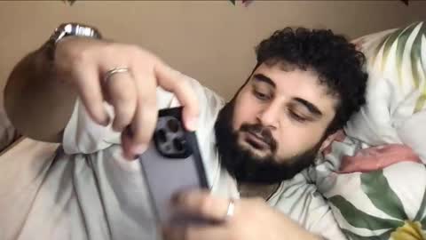 Snapshot of _alan_bear_ chatting on October 27, 2025, 1:04 pm Alan online show from October 27, 2025, 1:04 pm