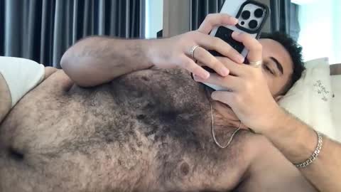 Snapshot of _alan_bear_ chatting on December 22, 2025, 8:22 am Alan online show from December 22, 2025, 8:22 am