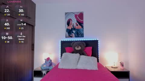 Snapshot of _alana_grey_ chatting on June 16, 2026, 2:19 pm _alana_grey_ online show from June 16, 2026, 2:19 pm