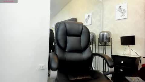 _alana_johnson online show from May 28, 2026, 12:13 pm
