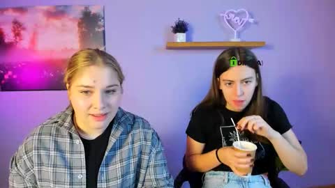 Snapshot of _alice_smith__ chatting on October 21, 2025, 8:37 am _alice_smith__ online show from October 21, 2025, 8:37 am