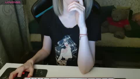  AliceCullen  online show from November 16, 2025, 2:55 pm