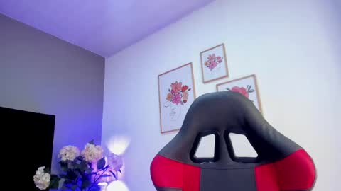 Snapshot of _aliice_1 chatting on December 31, 2024, 1:04 am  Alice  online show from December 31, 2024, 1:04 am