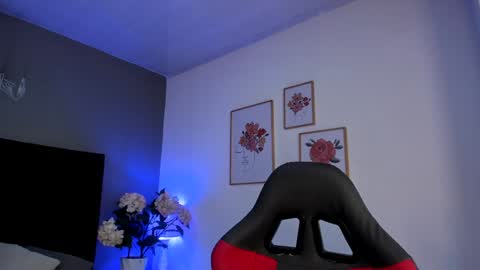 Snapshot of _aliice_1 chatting on January 17, 2025, 10:56 pm  Alice  online show from January 17, 2025, 10:56 pm